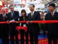 邵琪伟与美国商务部长古铁雷斯为美国展区剪彩