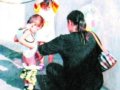 香港迪士尼不雅内地客曝光 随处小便抽烟