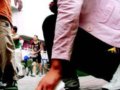 向陋习宣战:西安街头随地吐痰众生相曝光