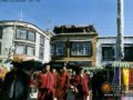 八廓街深处的黄房子 六世达赖的玛吉阿米