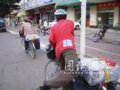 北京老人骑自行车环游中国抵达徐闻