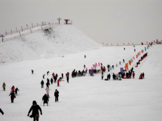 第二届滑雪节开幕