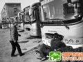 25辆公交车水箱遭破坏 疑内部人作案