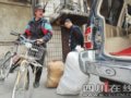 罗马尼亚驴友凑够机票钱欲回国 行李超重没走成