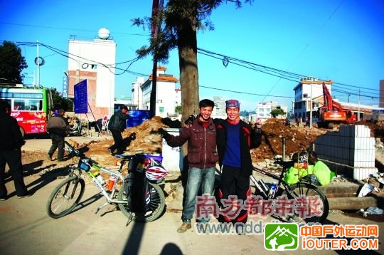 在云南楚雄州南华县遇到的云南本地骑友阿睿。