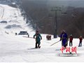 喀纳斯牧民脚蹬毛皮滑雪板亮相亚洲滑雪登山大会