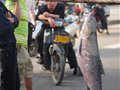 琼海一市民万泉河垂钓 钓出重48斤特大鲤鱼
