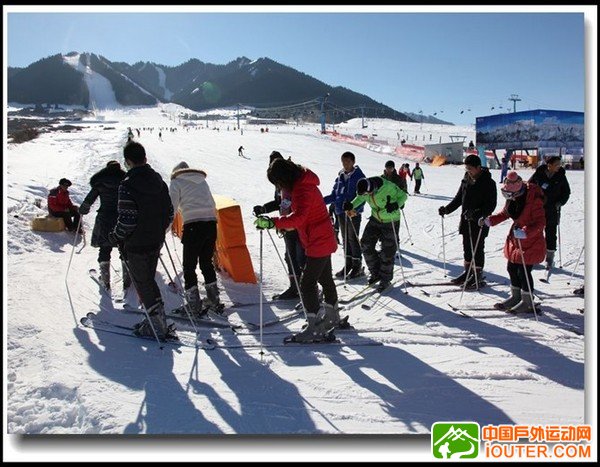 乌鲁木齐滑雪_乌鲁木齐照片_蚂蜂窝图片相册_3482906.jpg