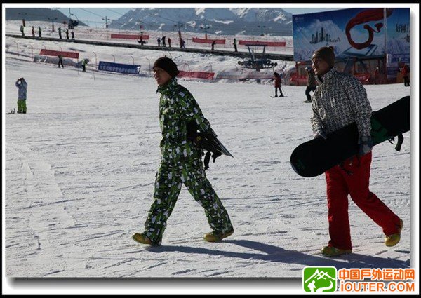 乌鲁木齐滑雪_乌鲁木齐照片_蚂蜂窝图片相册_3482925.jpg