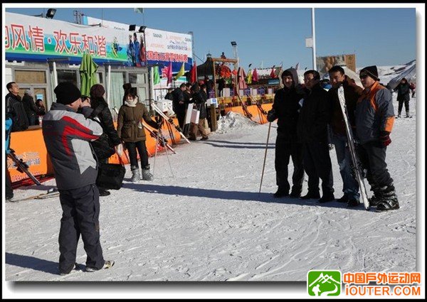 乌鲁木齐滑雪_乌鲁木齐照片_蚂蜂窝图片相册_3482917.jpg