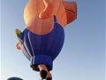 英国51只热气球升空 成功穿越英吉利海峡 图
