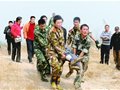 驴友滚落陡崖殒命浮山坡 家人悲痛欲绝(组图)
