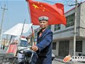 新疆一67岁农民千里走单骑 一人一车宣传民族团结