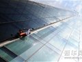 法国“蜘蛛人”攀爬土耳其第一高楼(高清组图)