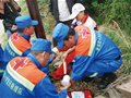 14人轮流上阵，抬下崂山棋盘石骨折女游客