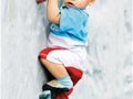 15个月小孩不会走路却会攀岩 天赋来自家族基因