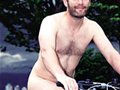 全球裸骑组织创始人采访 耍流氓还是真环保？