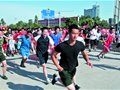 晋江市三百民警举行登山健身活动(图)