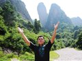 “高空小王子”崀山踏点 热气球间拉钢丝无保护行走