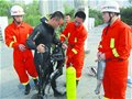 鱼竿被鱼拉进水里 钓鱼男跳水捞竿溺亡