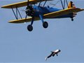 美特技演员空中表演不慎失足当场摔死