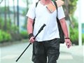 重庆一男子从渝北徒步走成都引网友围观
