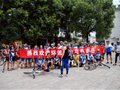 环湘赛参赛车手抵达衡阳 骑车登顶朝拜南岳
