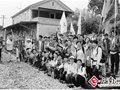 两天徒步58公里 64名志愿者滇越铁路送爱心