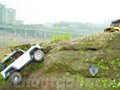 追求刺激 这群“攀爬”高手用仿真车征服山路