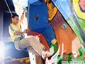 “我是壁虎，正在漫步” 室内攀岩成时尚（图）