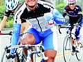 苏州举行业余公路自行车赛 近200名选手参加