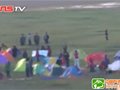 三千驴友鄱阳湖畔支帐篷 集体过“光棍节”