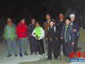 七驴友被困山中 民警说服活动组织者带路营救