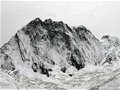 两名法国登山者在大乔拉斯峰攀登途中被困身亡