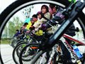 西峡自行车爱好者开展绕城骑行体验活动（图）