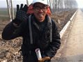 六旬老人金世明徒步走全国　被称为“中国阿甘”