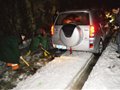 4名驴友自驾出行陷入雪地被困9小时