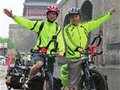 2名青年车友骑游世界已骑行1400公里