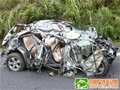 自驾越野车坠百米山崖4人奇迹生还