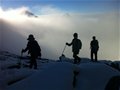 2012年海峡两岸青少年登山交流活动第一组成功登顶四姑娘大峰