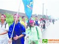 58中760名新生昨进行野外拉练 雨中徒步30公里
