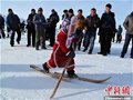 新疆阿勒泰举办古老滑雪大赛