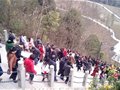 四川阆中万人登山“游百病”